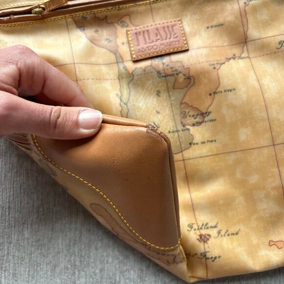 1a Classe Alviero Martini Geo Classic Crossbody Bag - Picture 9 of 12